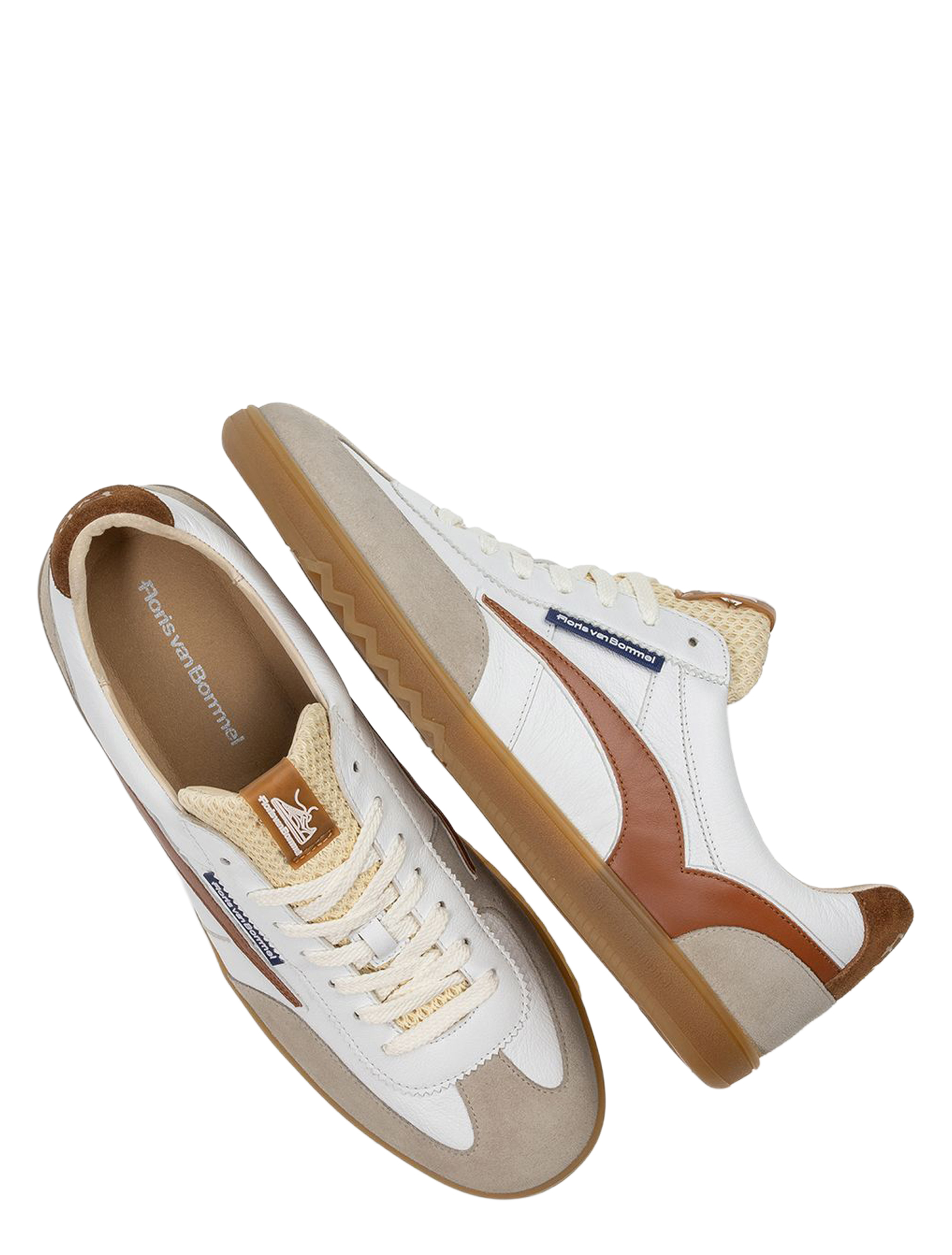 sneakers, witte schoenen, suède details, gumzool, kaki accenten