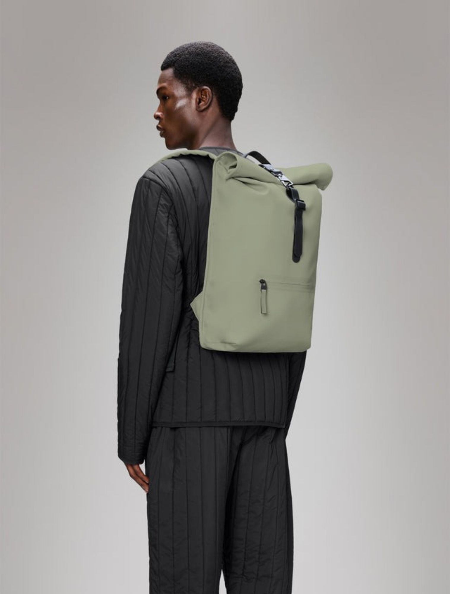 Rains - Rolltop Rucksack 108 Drift Grey - Heren - Schoudertassen - 48335_99_6