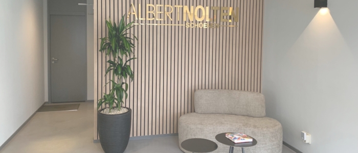 Binnenshuis, Interieurontwerp, Houten panelen, Plant, Foyer
