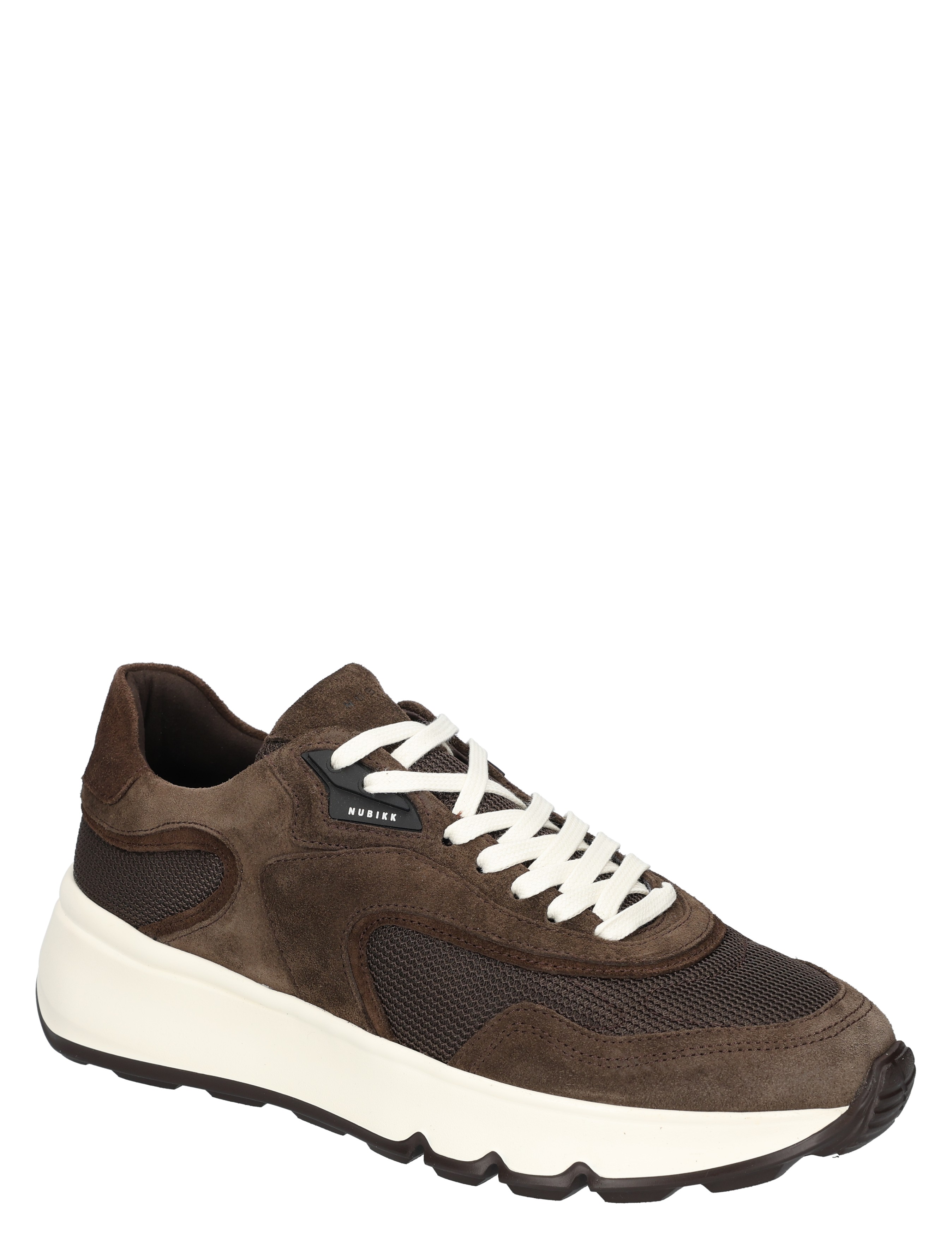 sneaker, bruine schoen, suède, meshvoering, witte veters