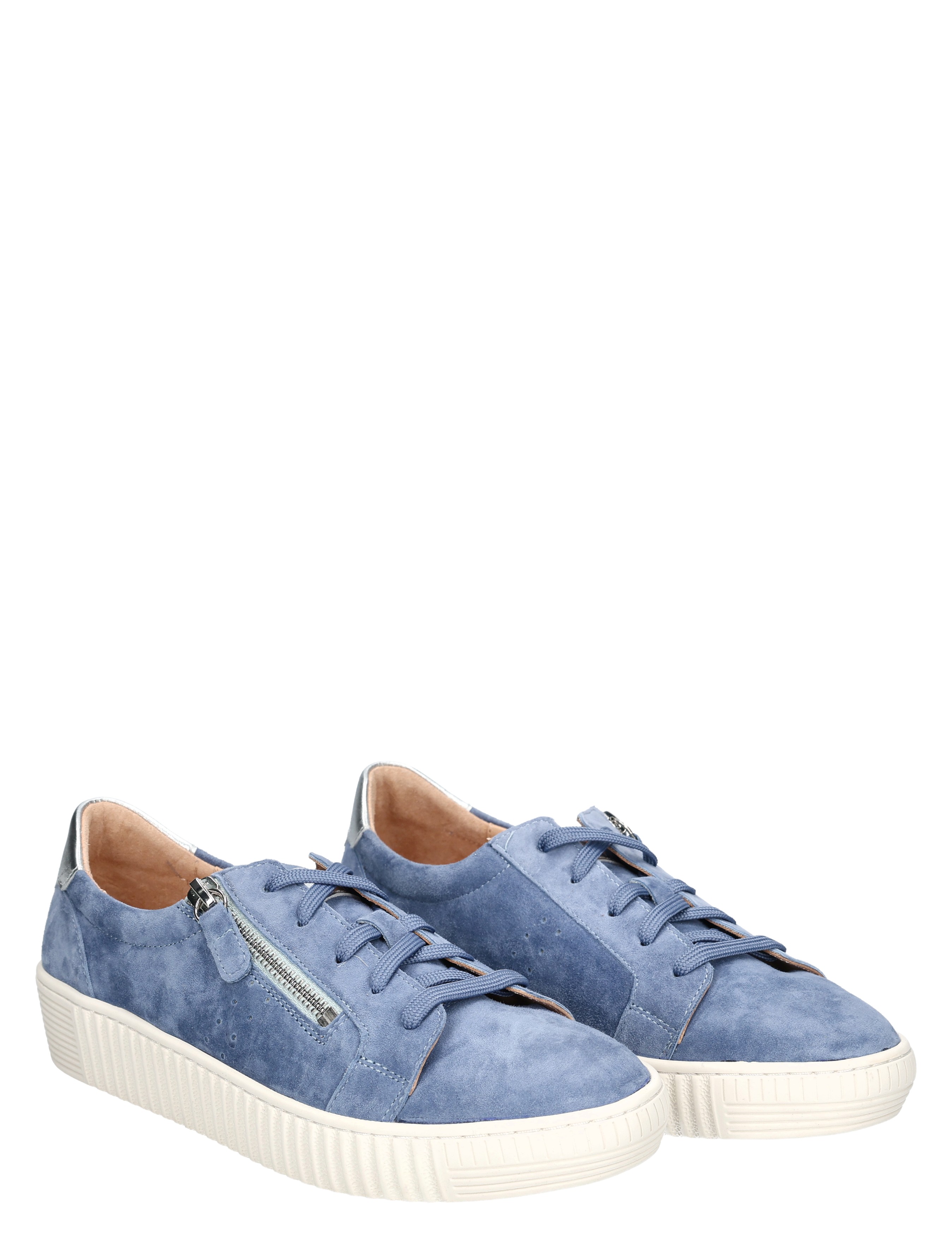 sliplossel, blauwe suède, zijrits, witte zool, casual sneakers