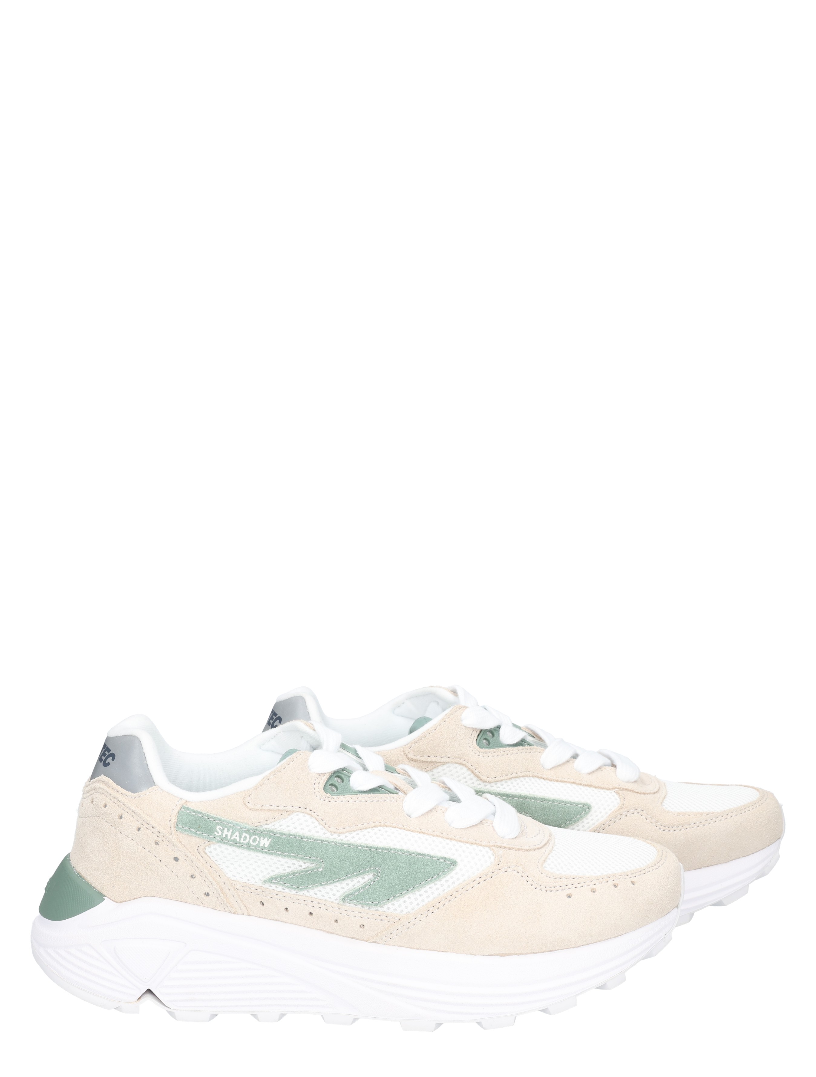 sneakers, witte schoenen, suede details, groene accenten, dikke zool