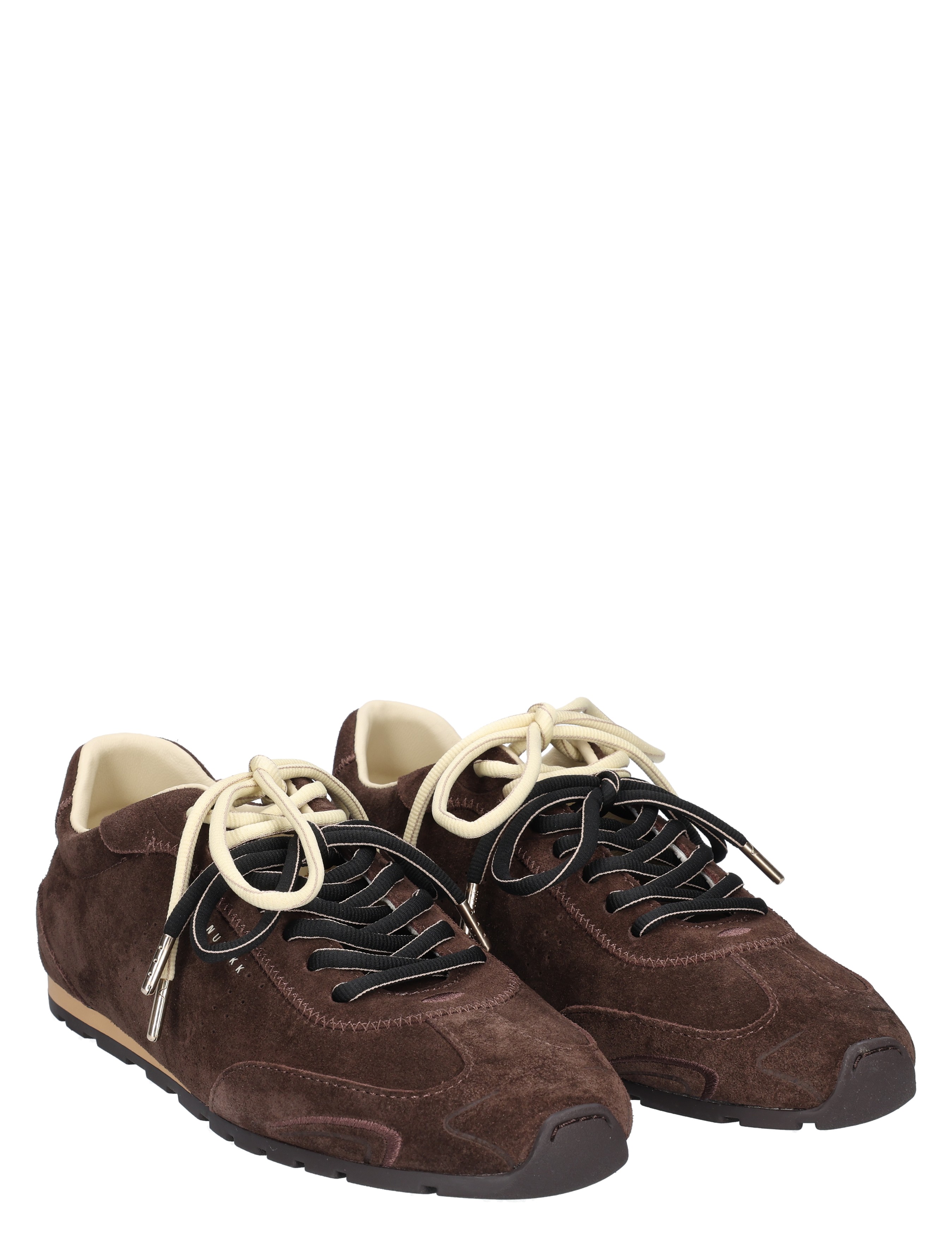 sneakers, bruine suède, witte veters, luxe zool, casual schoenen