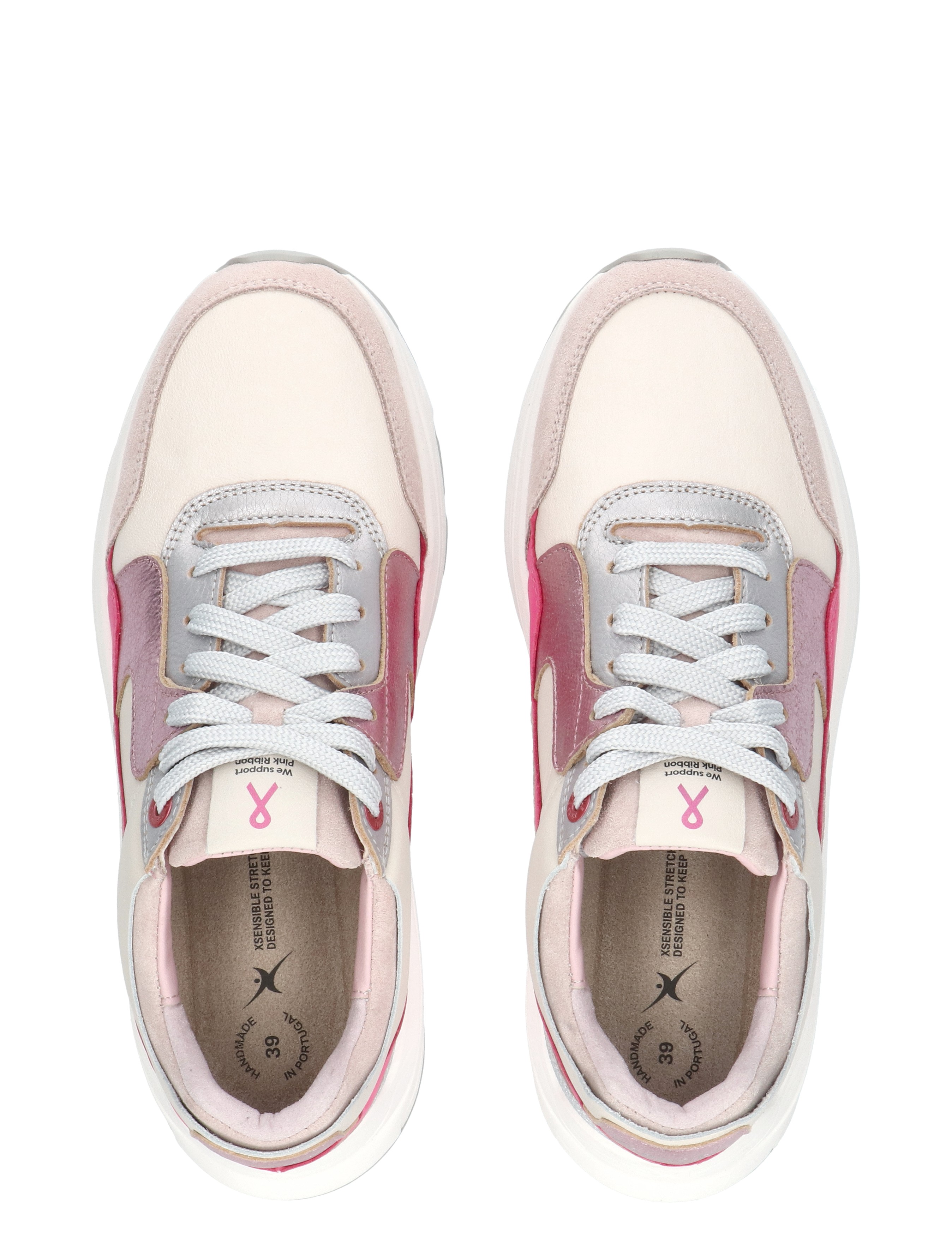 sneakers, hogezolen, lila accenten, witte veters, suede panelen