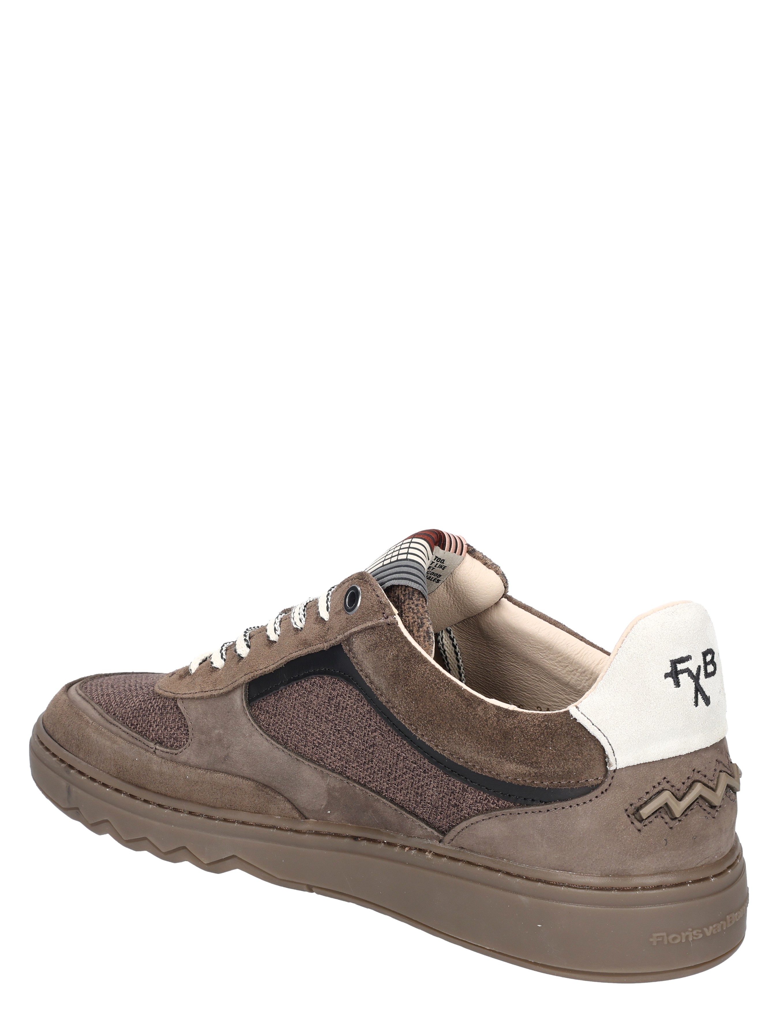 sneaker, bruine schoen, suede, mesh, zool
