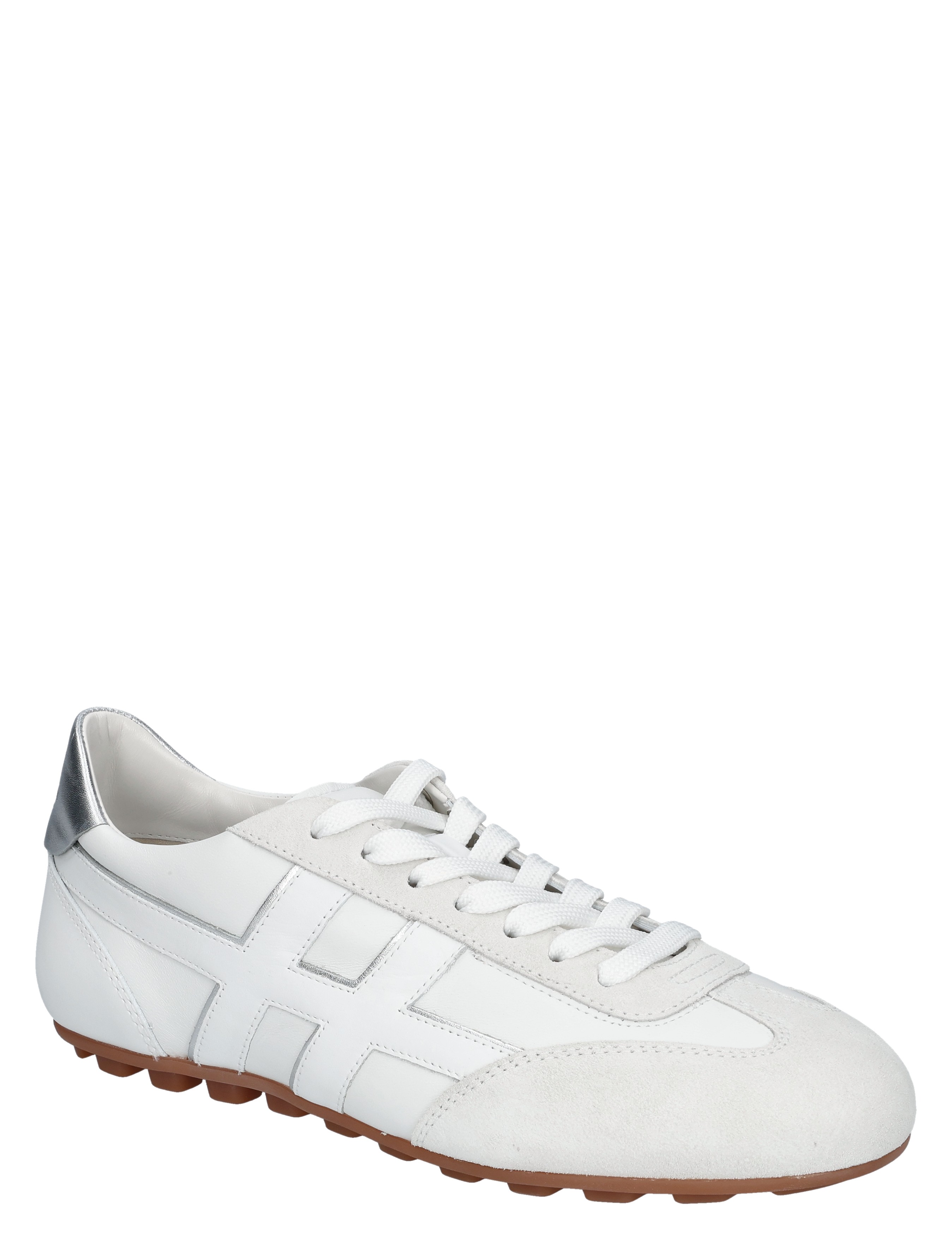 sneaker, witte schoen, gelijkmatige panelen, lurkenzool, casual sneaker