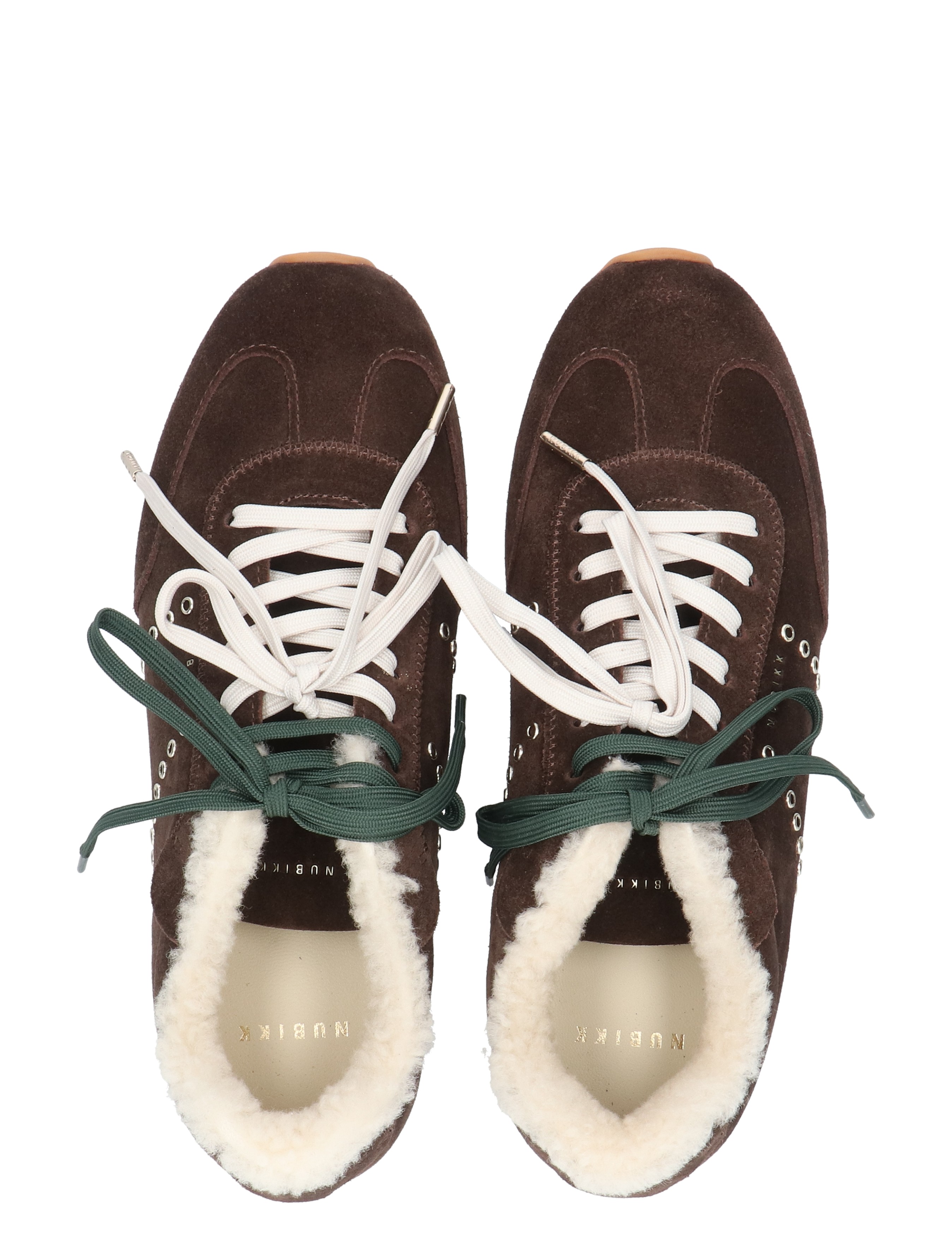 bruine suède sneakers, witte veters, groene veters, shearling voering, mid-top sneakers