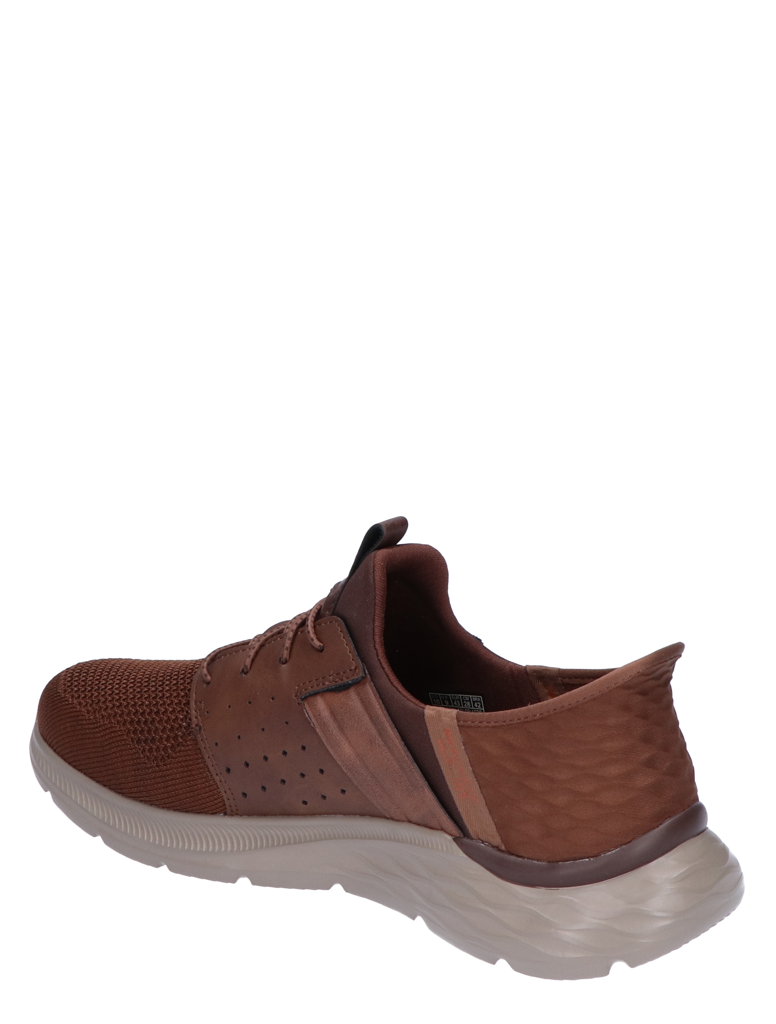 Garner Newick Slip in Brown