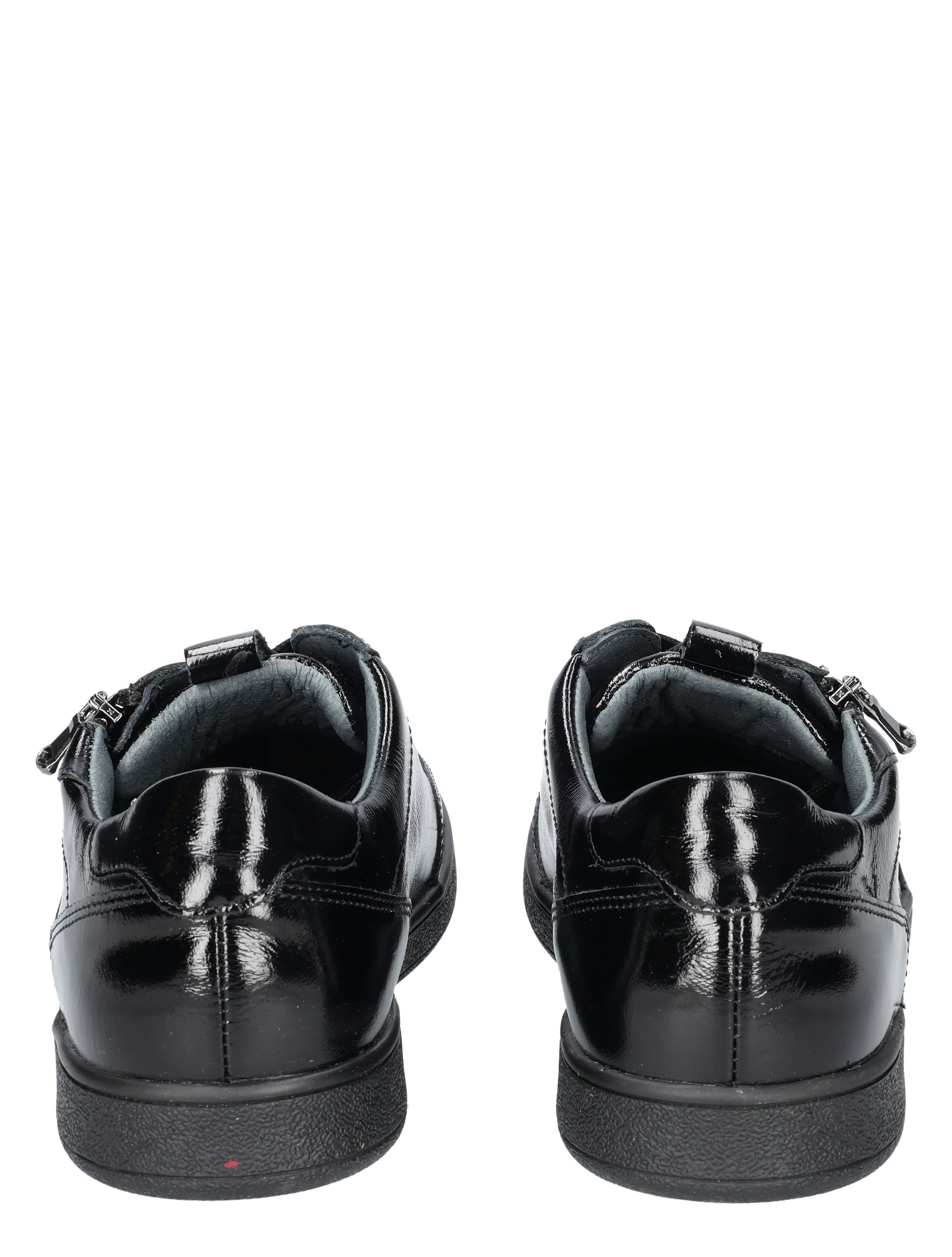 spitselementen, lakschoenen, lakken, zwarte schoenen, stijlelementen
