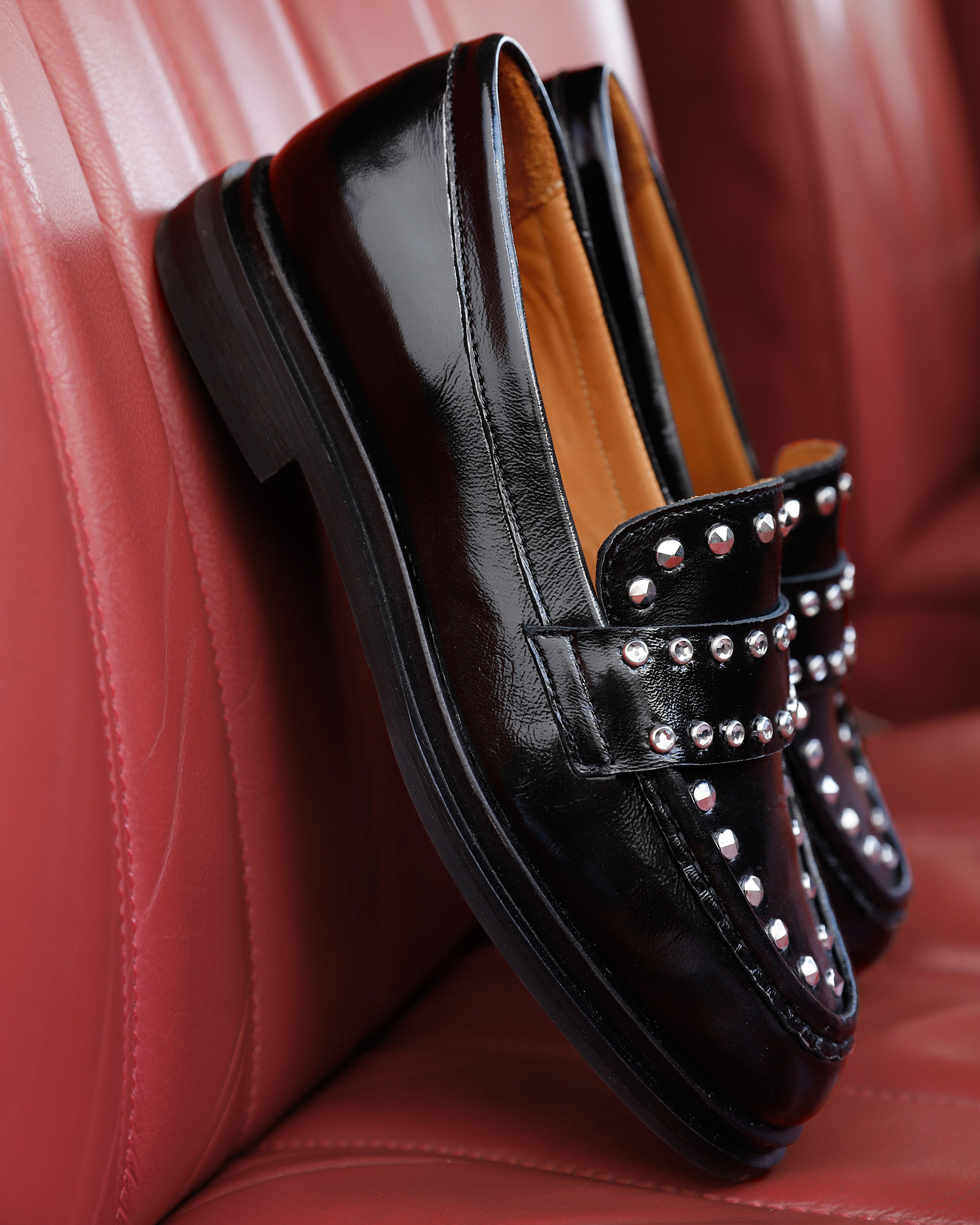 loafers, zwart, metaal studs, leer, slipschoenen