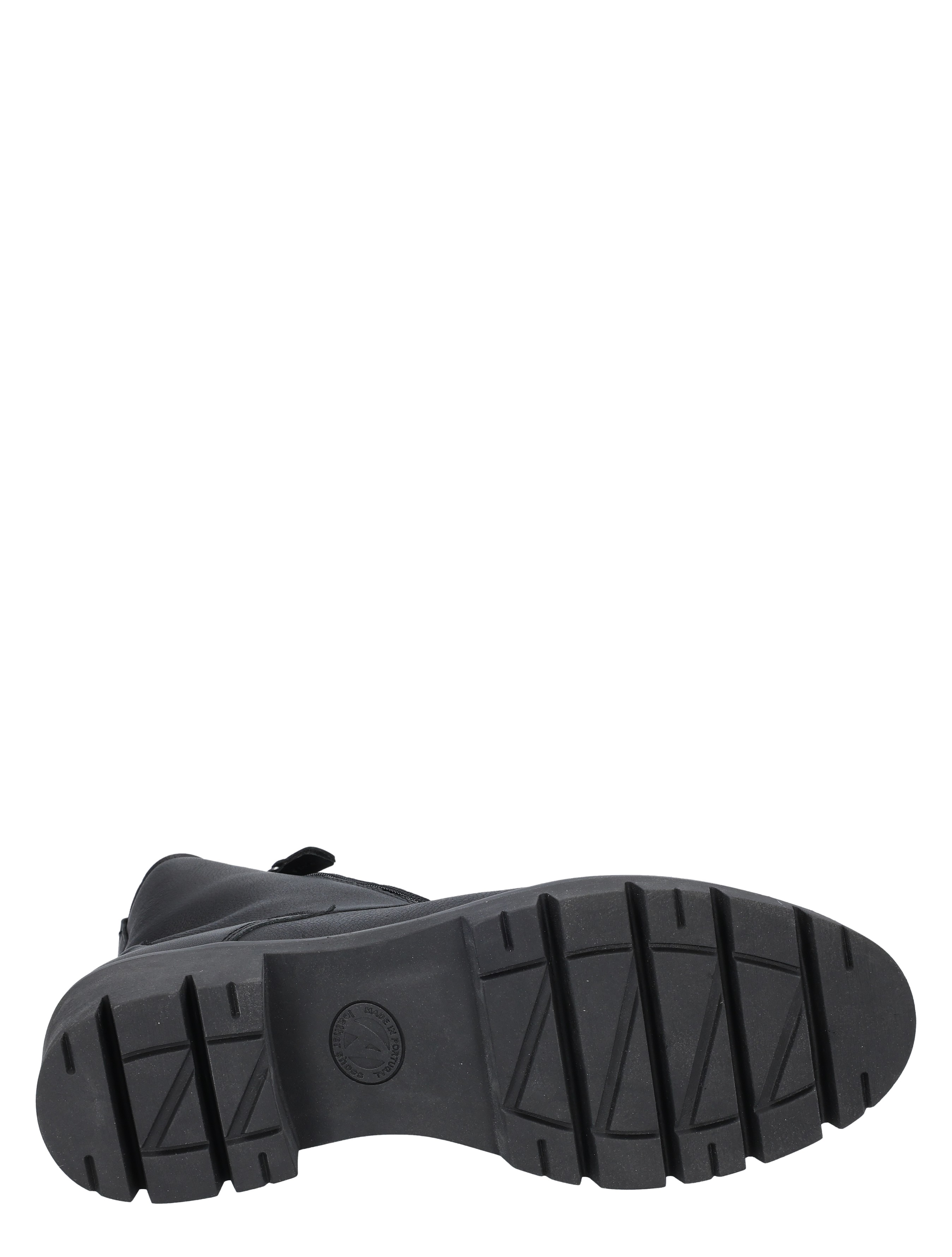 boot, sneaker, sole, black, tread