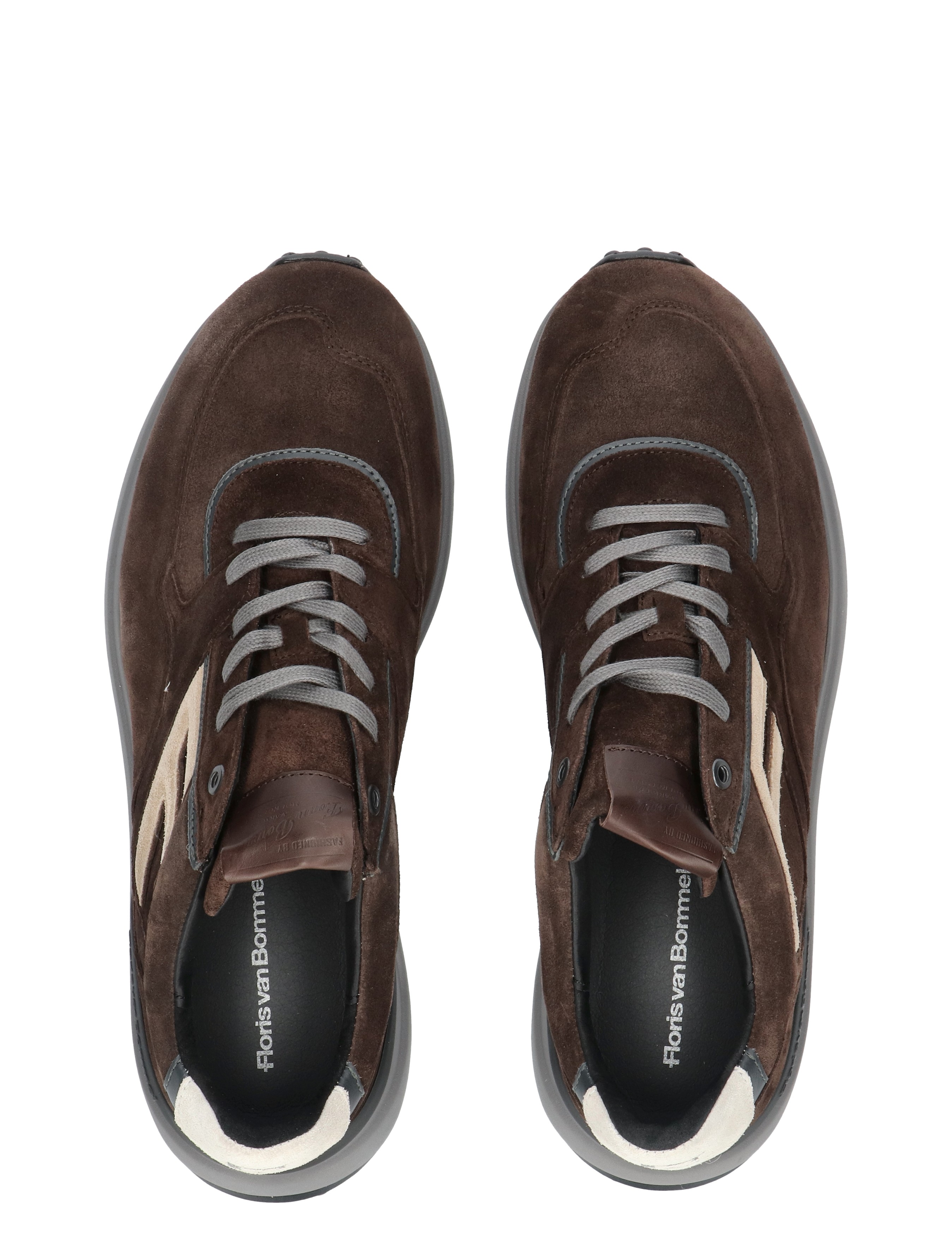 bruine schoenen, suède, laarzen, littekleur veters, witte hak/kleur inzet