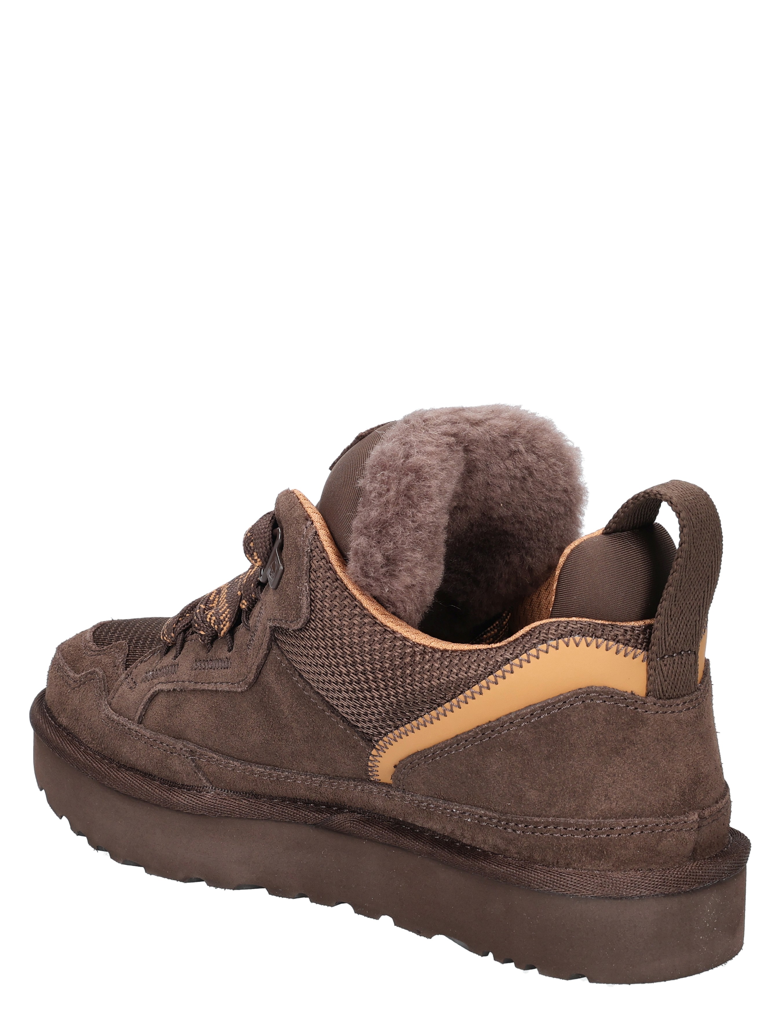 hoge schoen, luxe, bruine kleur, chunky zool, fluffy interieur
