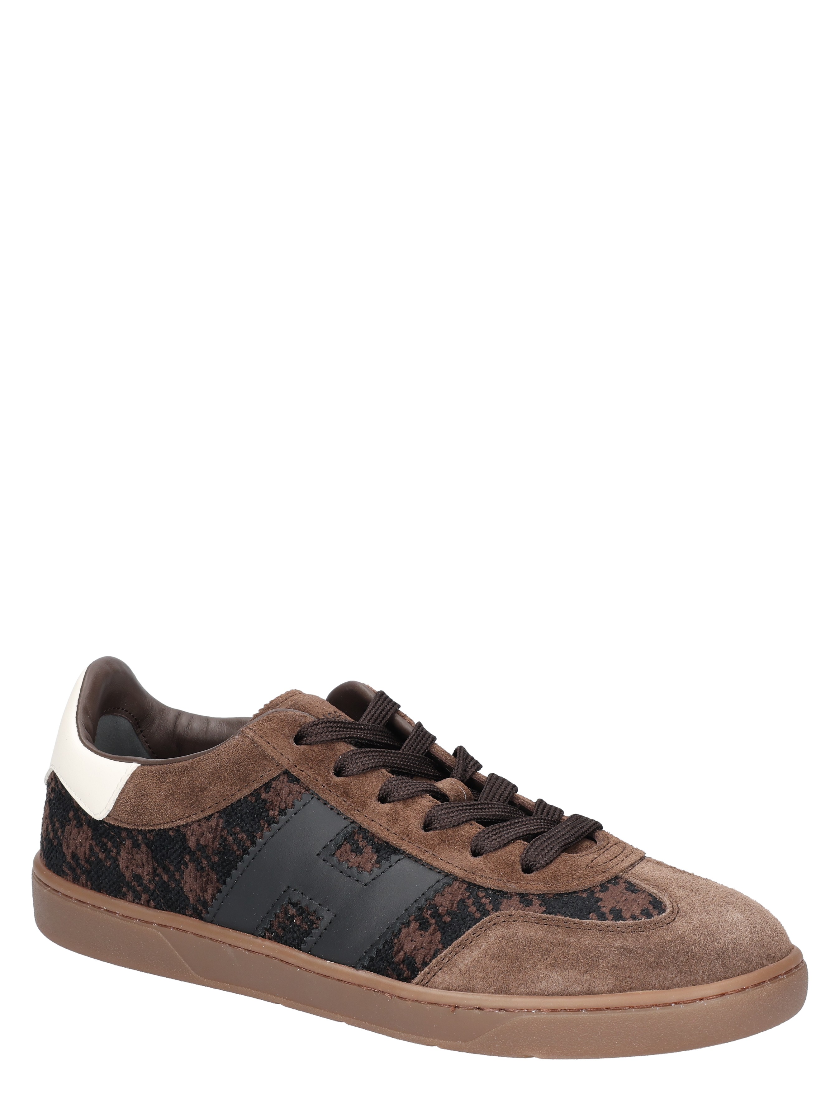 sneaker, bruine schoen, suede, print patroon, veterlaag/laagjes