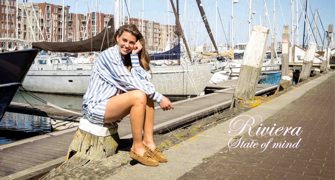 strandstoel, blouse met strepen, overslagshirt, streepjes patroon, marina sfeer