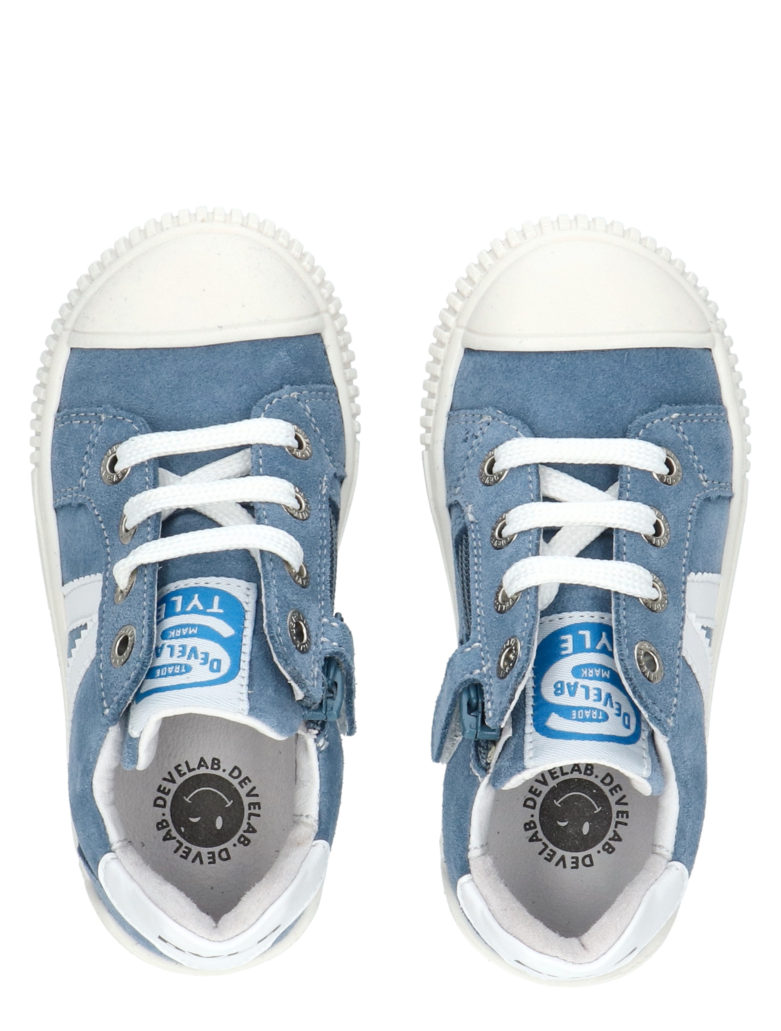 kinderschoenen, sneakers, lichtblauw, suède, witte zool