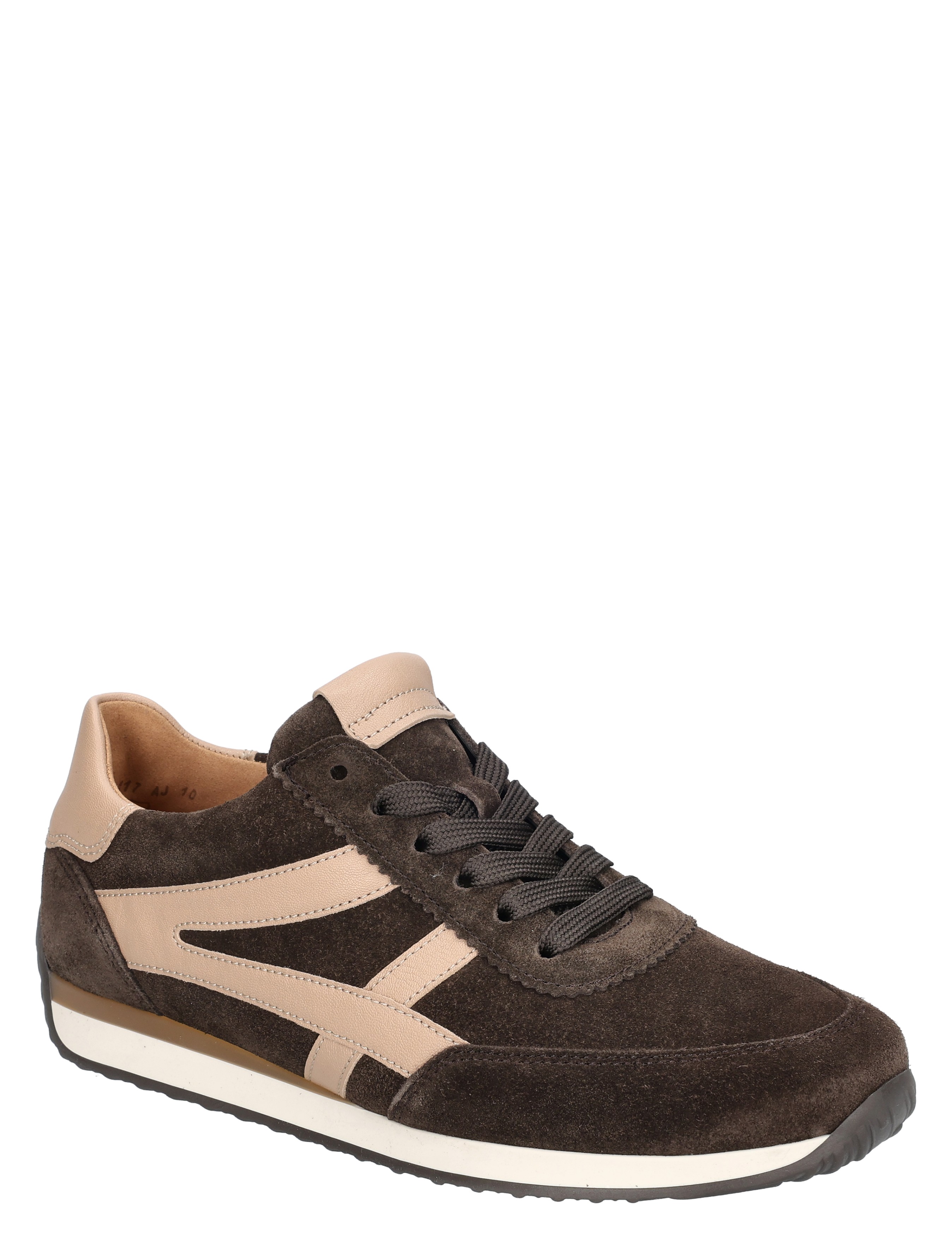 slip-on sneaker, donkerbruin suède, gewatteerde overlay, lichte bruine accenten, luxe casual sneaker