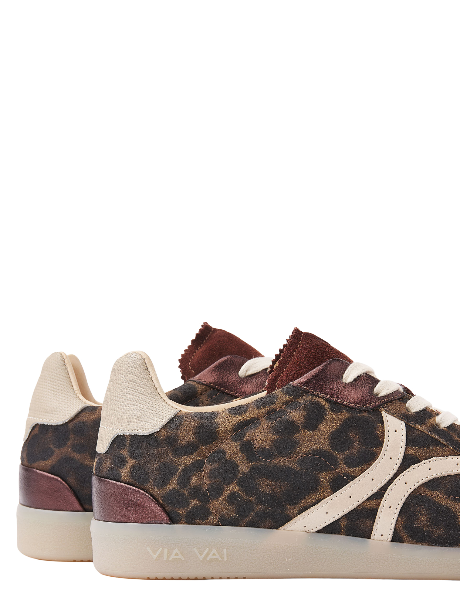 sneaker, leopard patroon, suède, witte accenten, rubberen zool