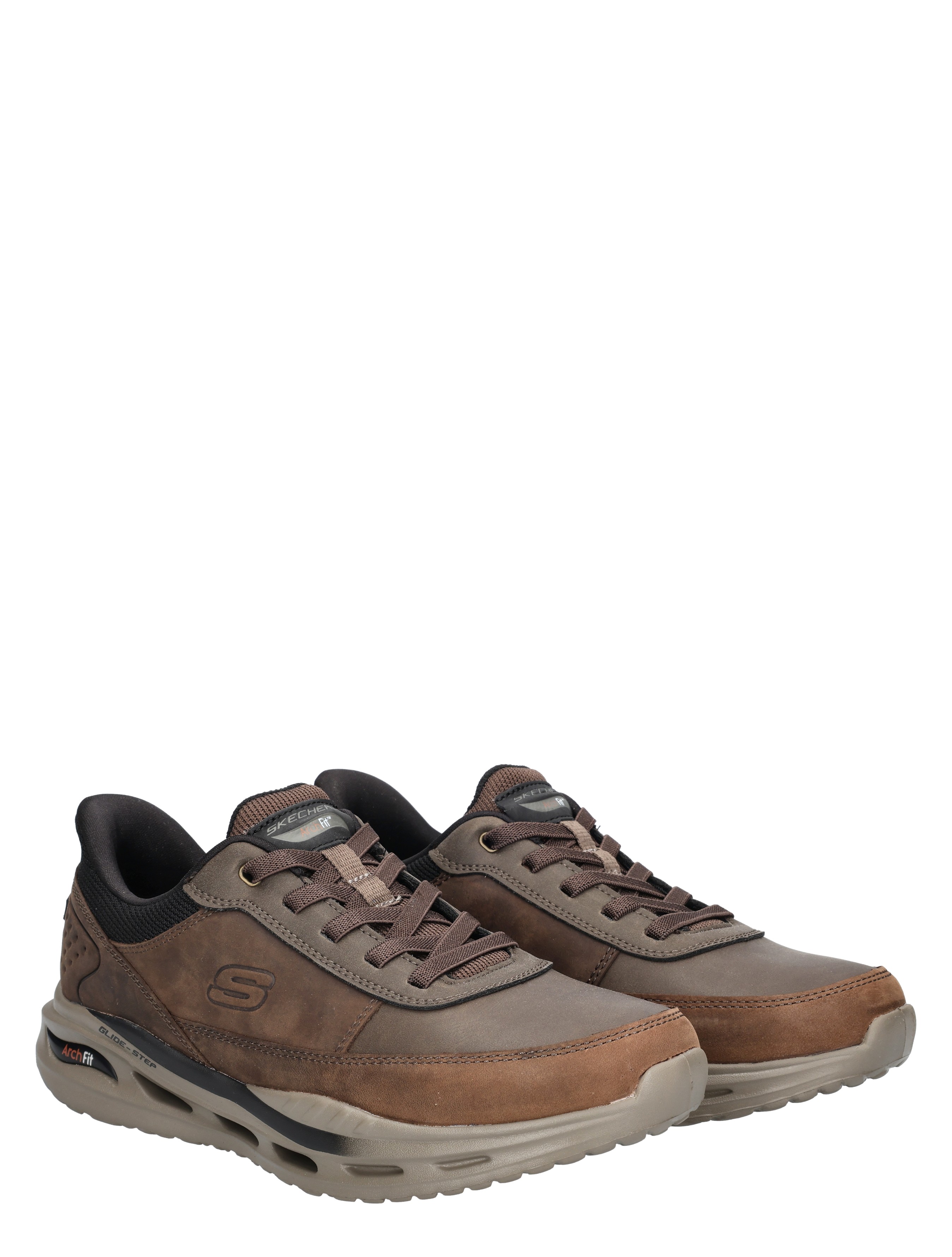 sneakers, bruine sneakers, leren details, veterschoenen, padded outsole