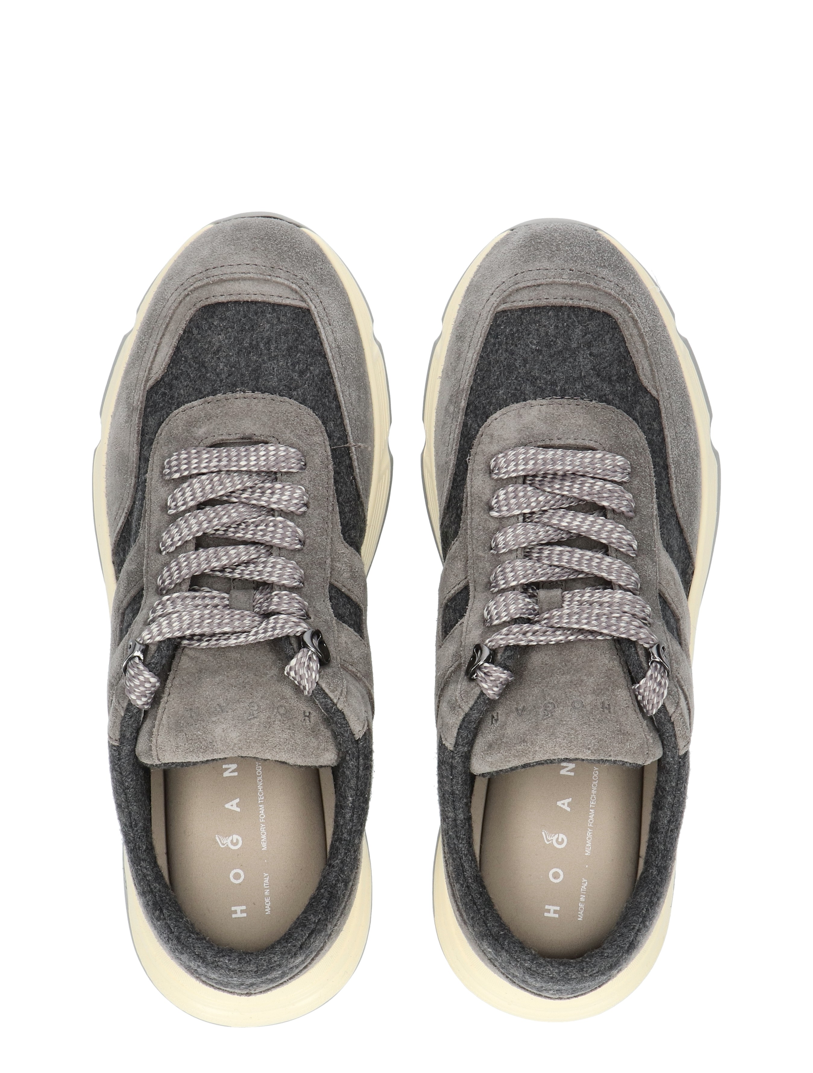 sneakers, grijs suede, dik zool, veters, sportief